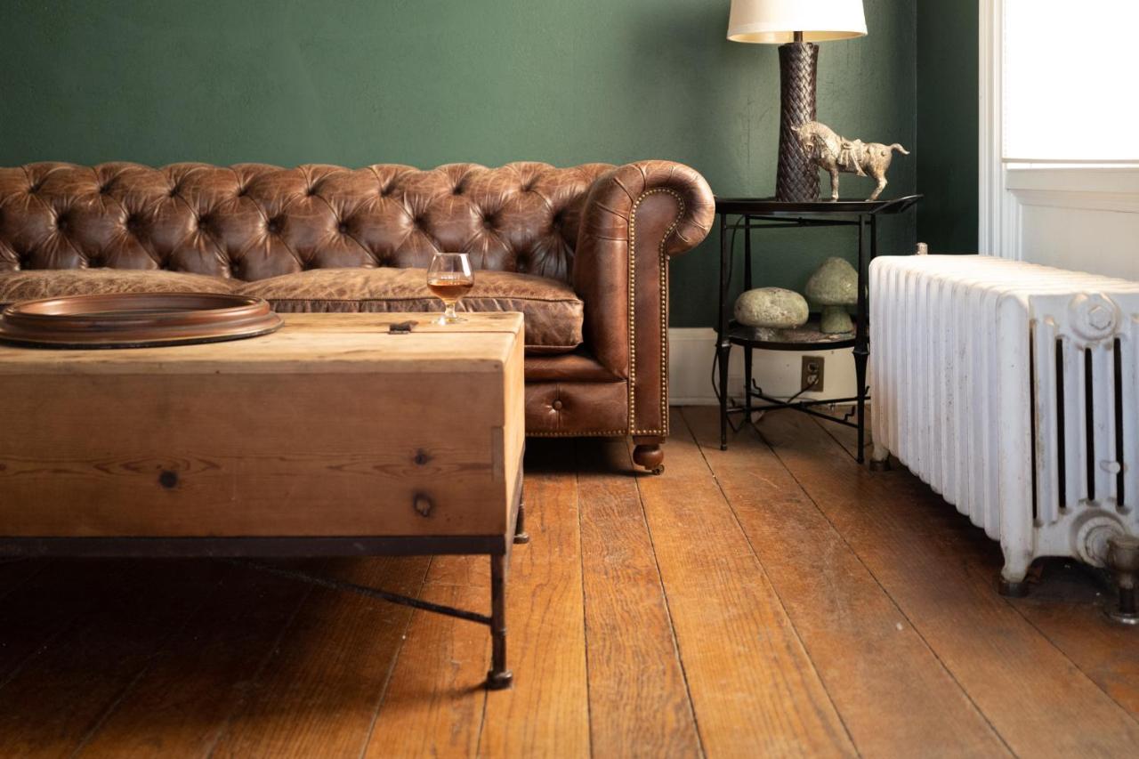 Onesixtyfive, The Inn On Park Row Brunswick Exteriör bild