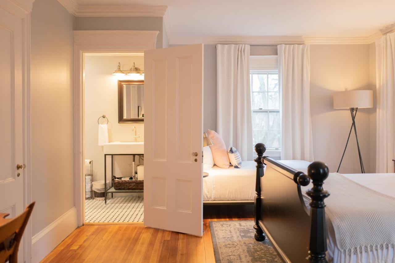 Onesixtyfive, The Inn On Park Row Brunswick Exteriör bild