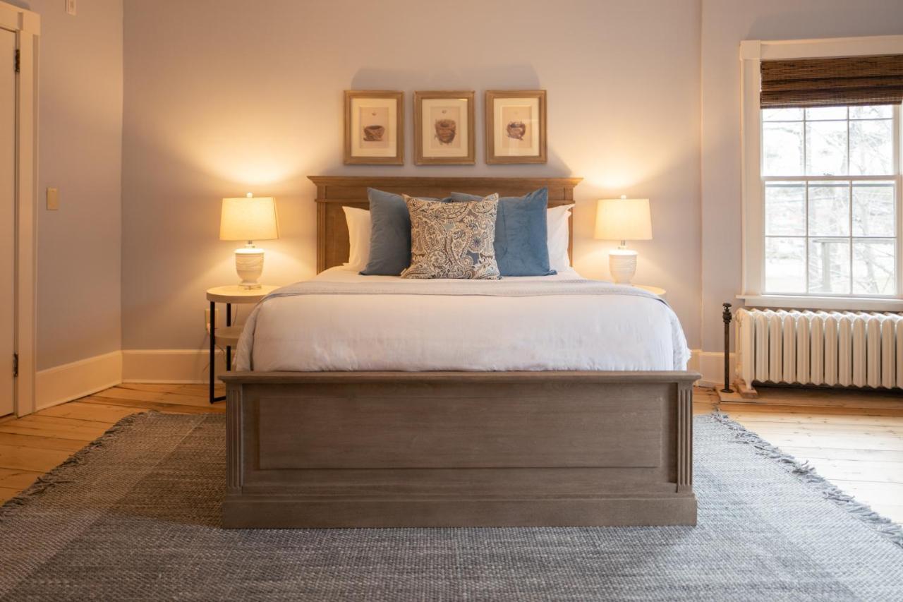 Onesixtyfive, The Inn On Park Row Brunswick Exteriör bild